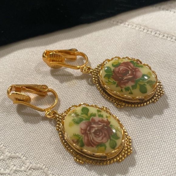 Vintage Jewelry - Vintage Gold And Floral Cabochon Earrings